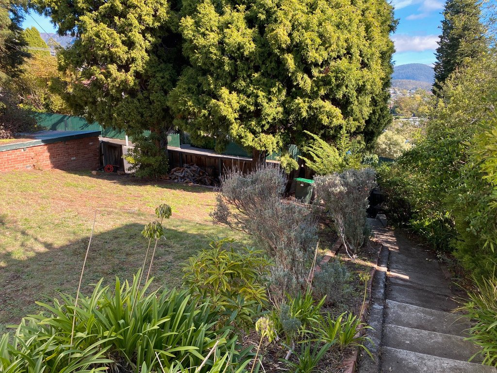 16 Toorak Avenue MOUNT STUART 12