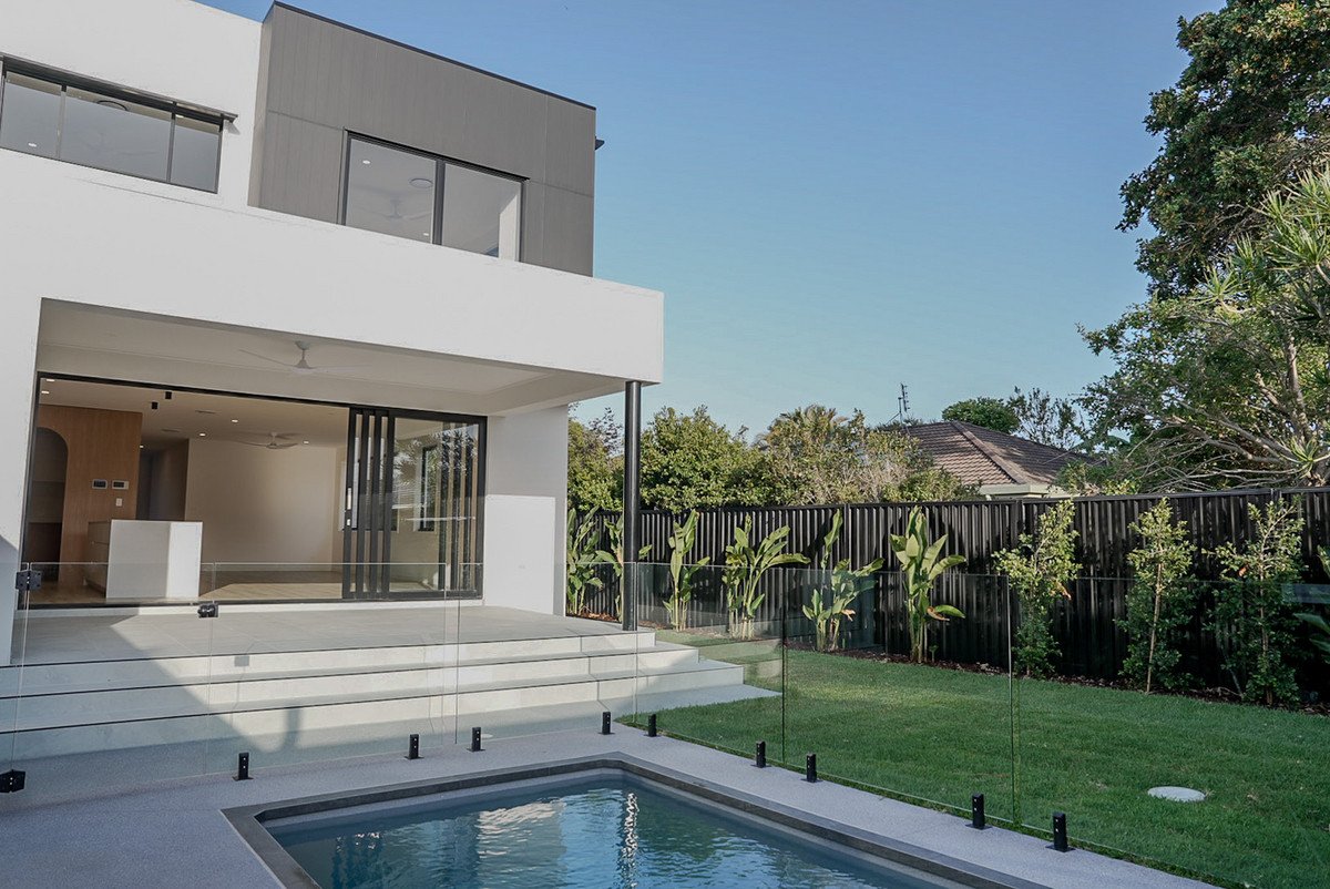 1/6 Topaz Court Hollywell 4