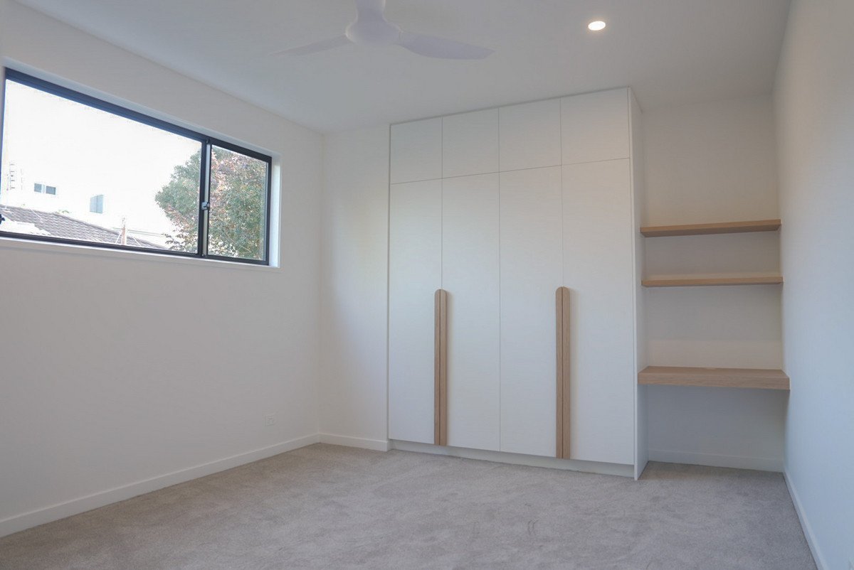 1/6 Topaz Court Hollywell 16