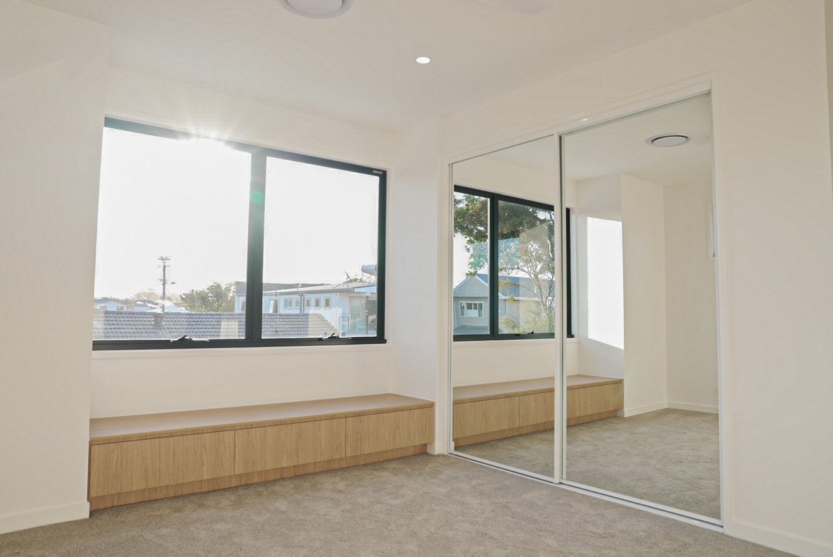 1/6 Topaz Court Hollywell 17