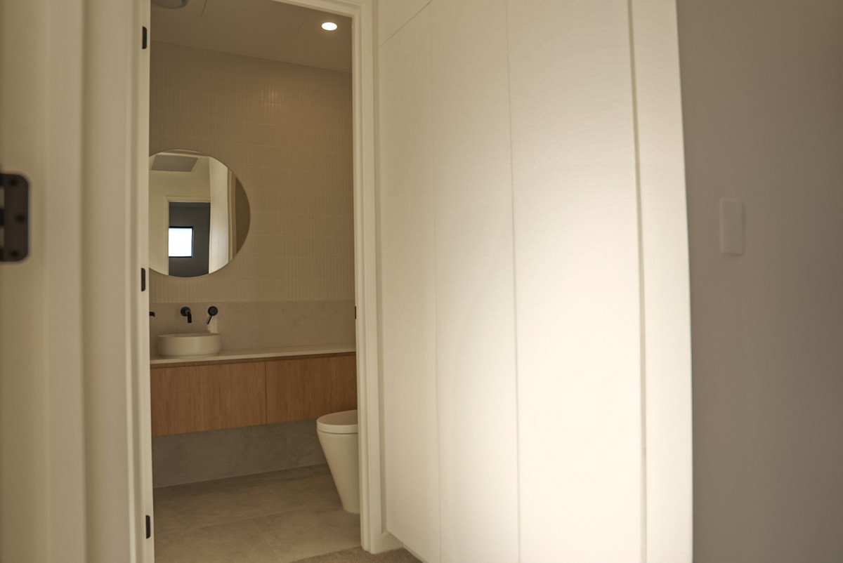 1/6 Topaz Court Hollywell 21