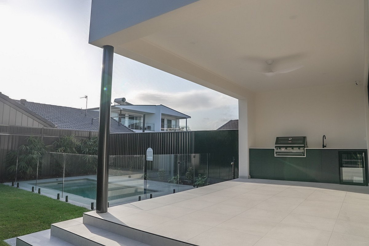 1/6 Topaz Court Hollywell 5