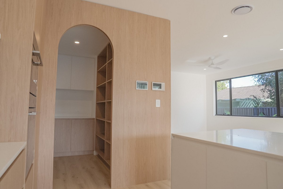 1/6 Topaz Court Hollywell 12