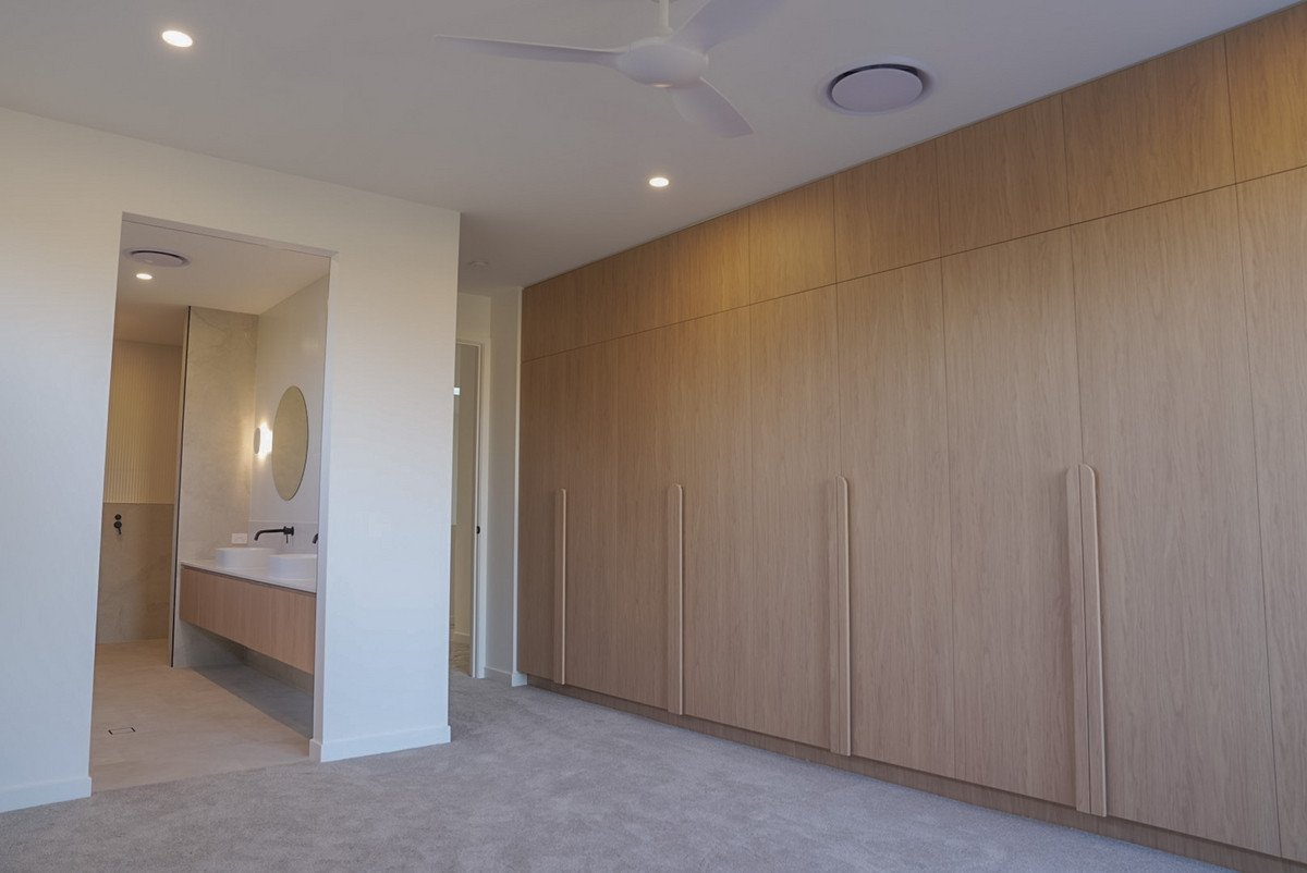 1/6 Topaz Court Hollywell 14