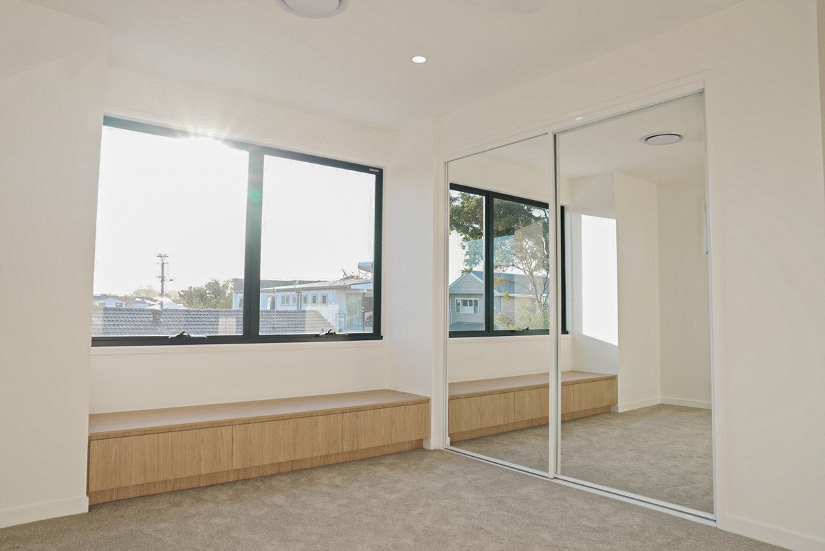 1/6 Topaz Court Hollywell 17