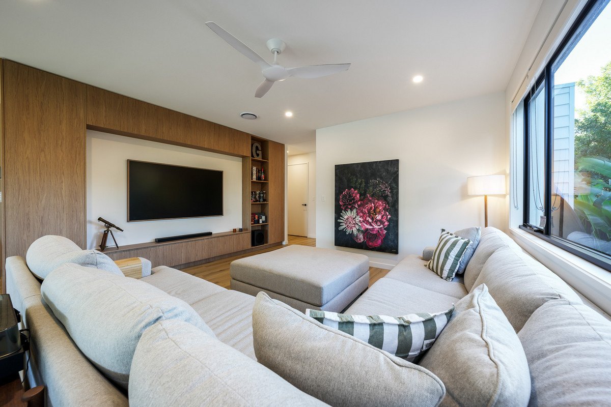 1/6 Topaz Court Hollywell 12