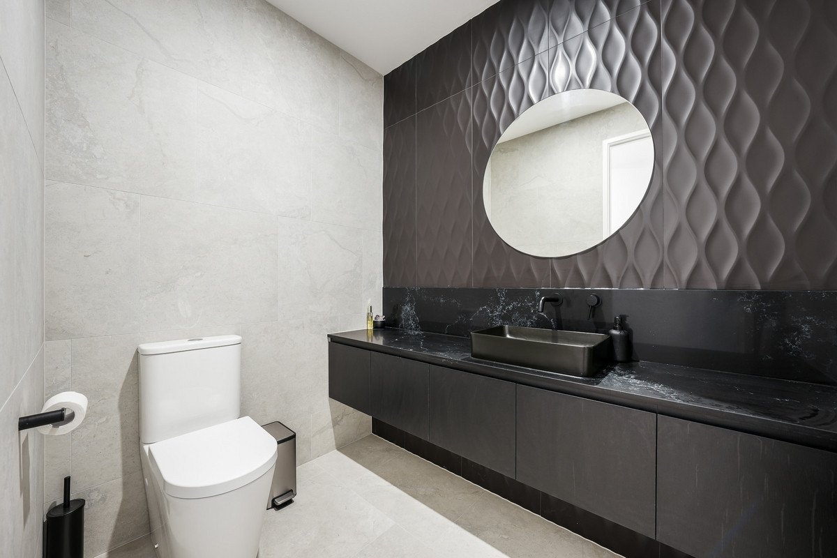 1/6 Topaz Court Hollywell 14