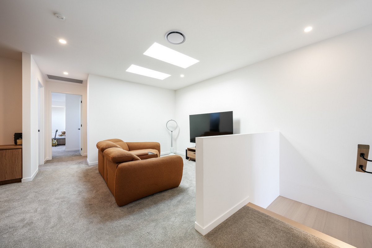 1/6 Topaz Court Hollywell 21