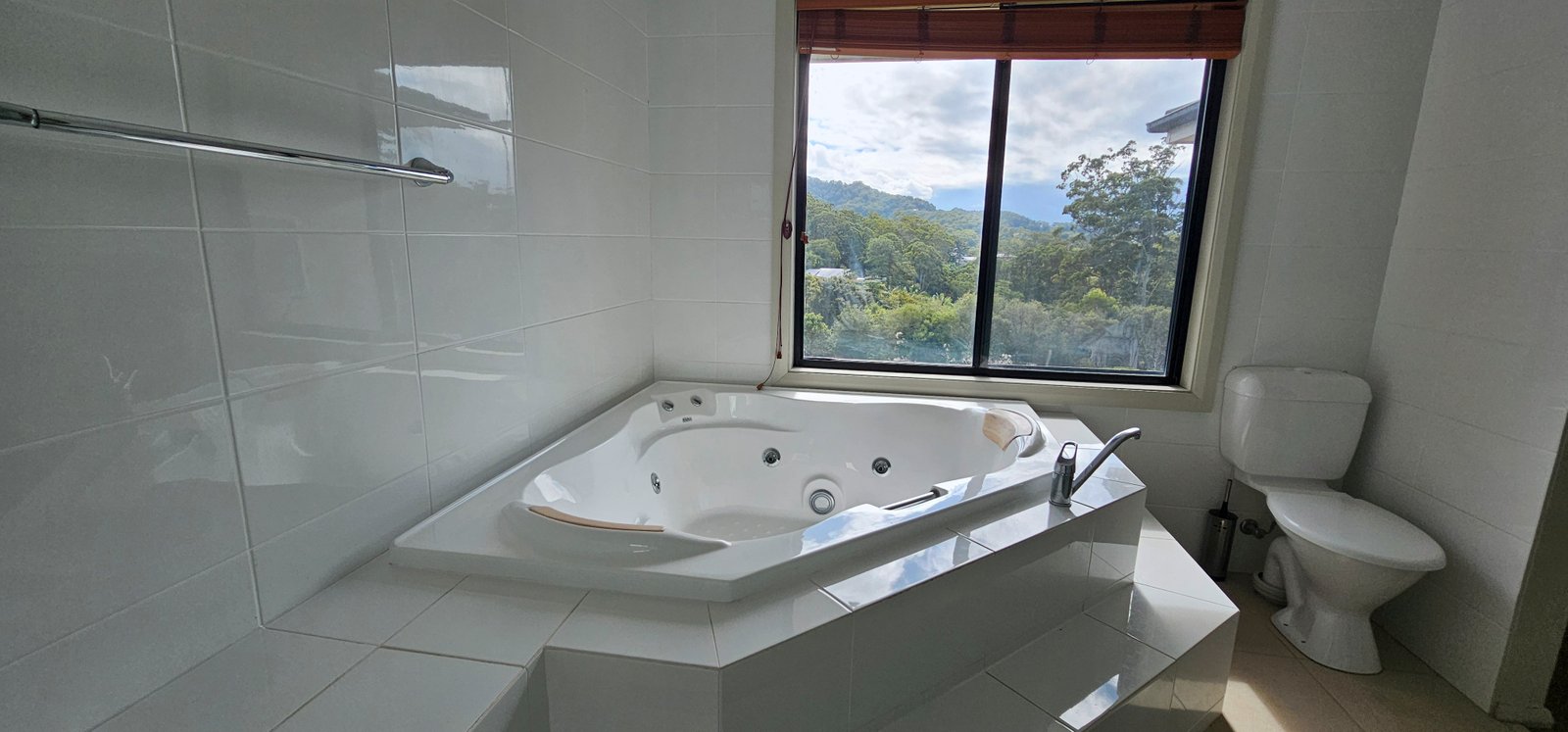 16 Tranquility Close KORORA 17