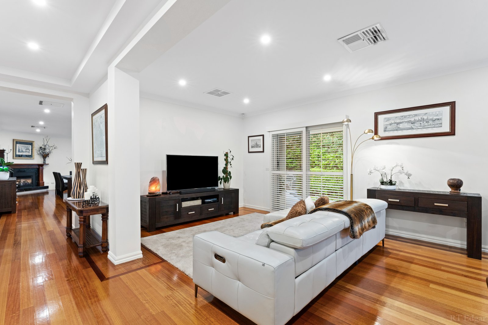 Real Estate and Property in 16 Treetop Terrace, Plenty, VIC