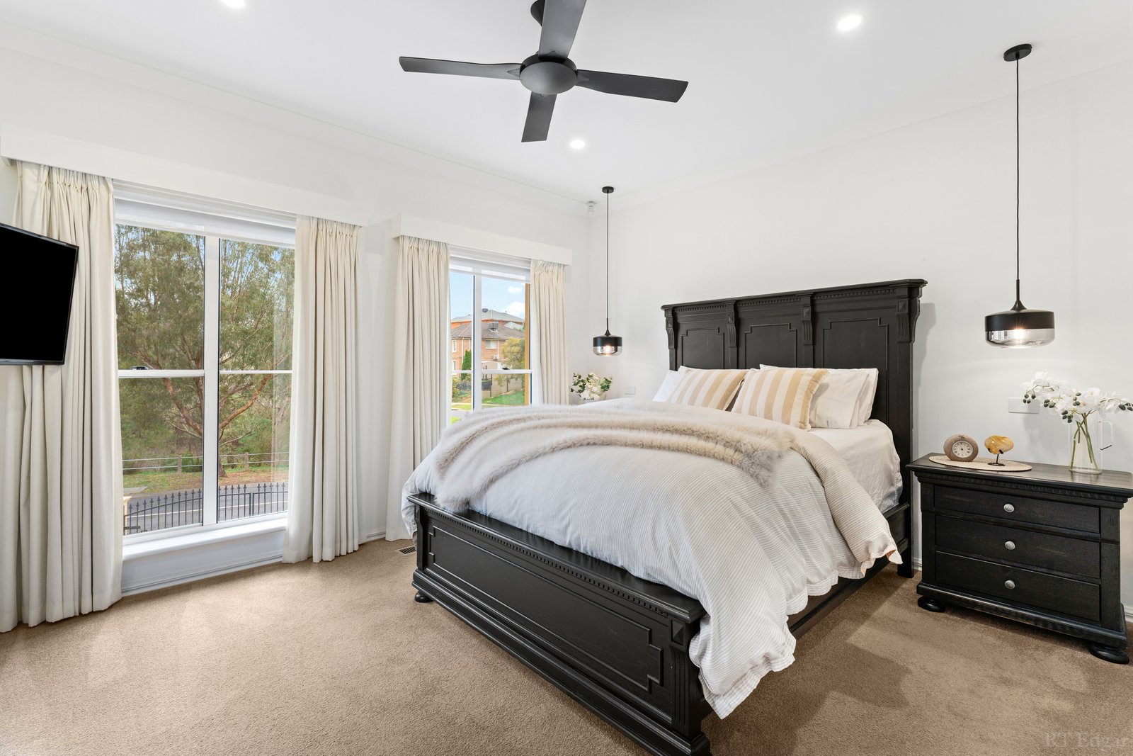 Real Estate and Property in 16 Treetop Terrace, Plenty, VIC