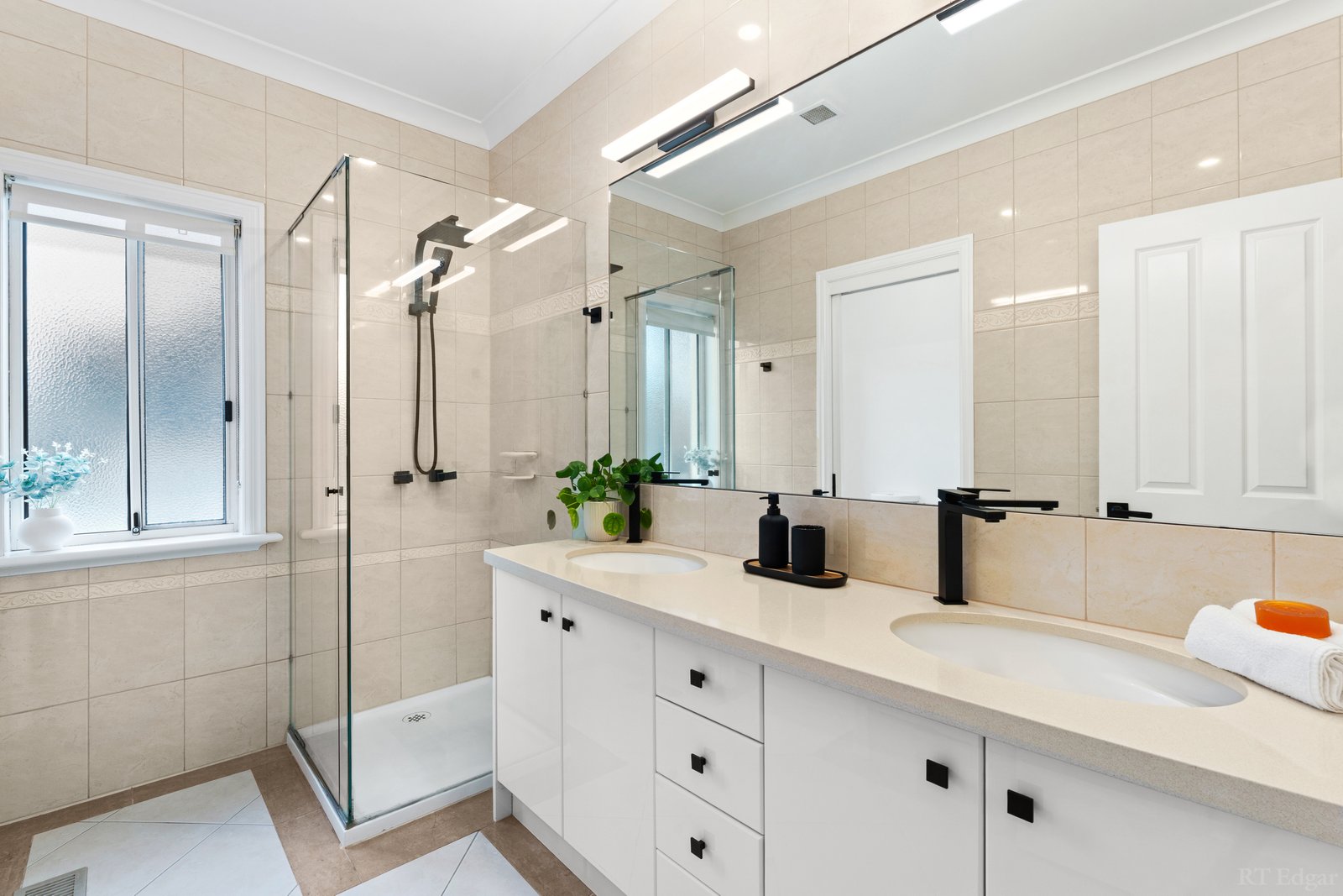 Real Estate and Property in 16 Treetop Terrace, Plenty, VIC