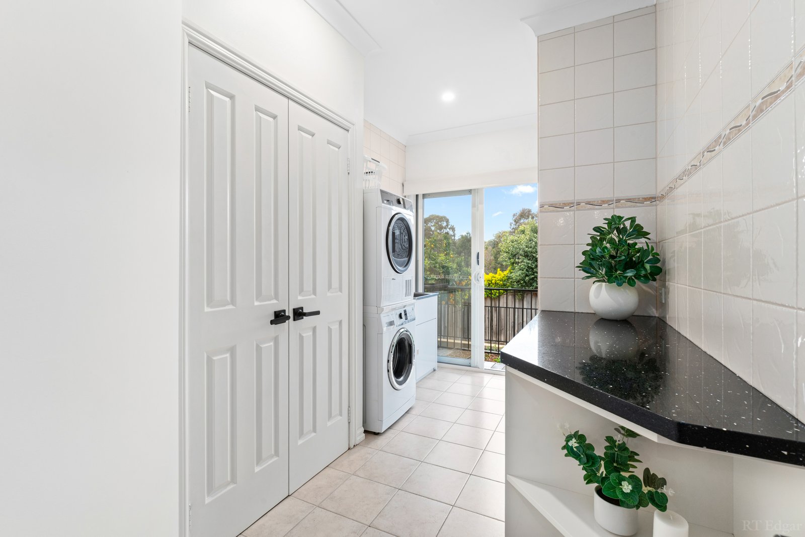 Real Estate and Property in 16 Treetop Terrace, Plenty, VIC