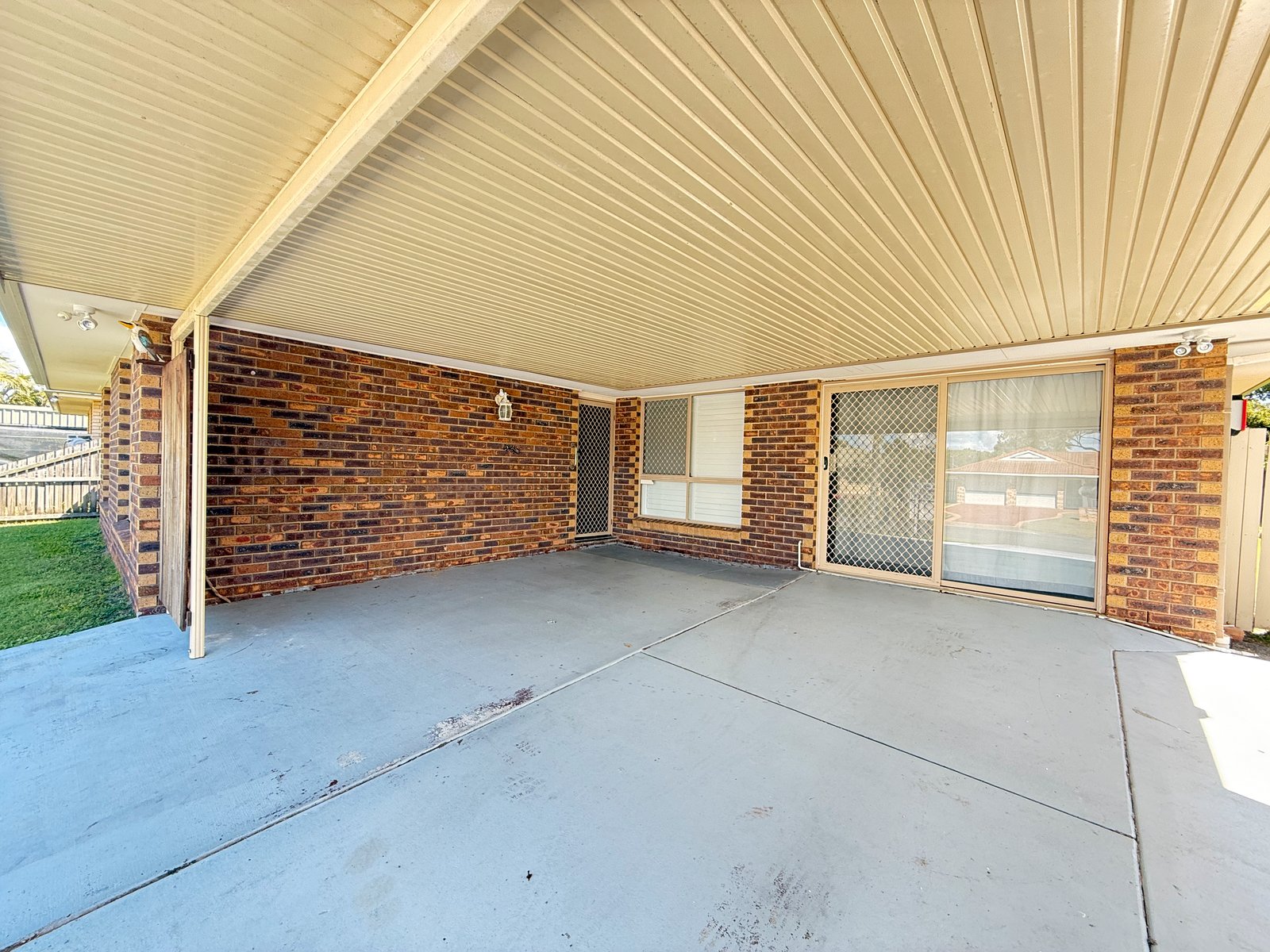 16 Tristania Crescent URANGAN 6