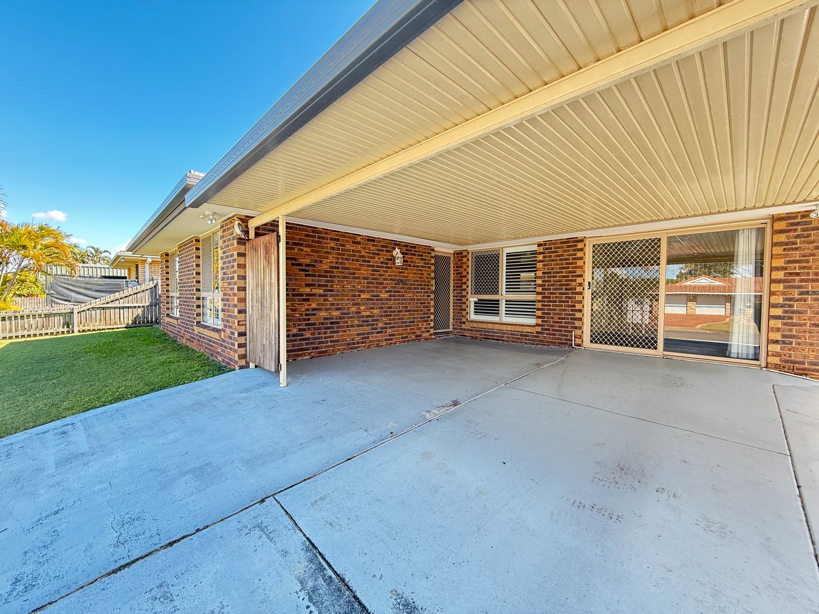 16 Tristania Crescent URANGAN 7