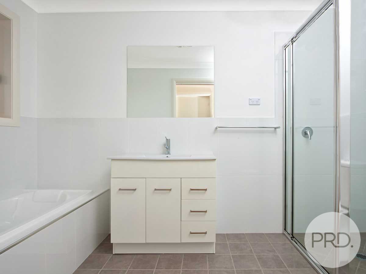 1/6 Trumper Street BOOROOMA 7