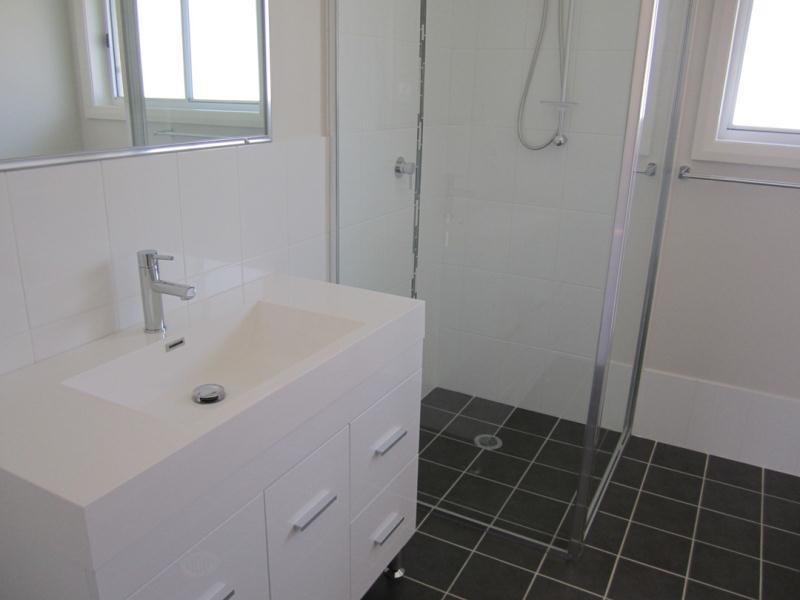 16 Tulipwood Crescent TAMWORTH 5