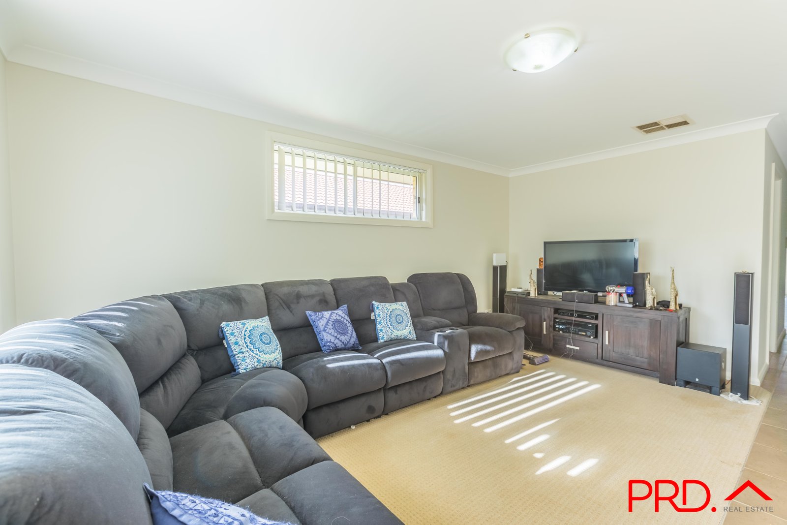 16 Tulipwood Crescent TAMWORTH 2