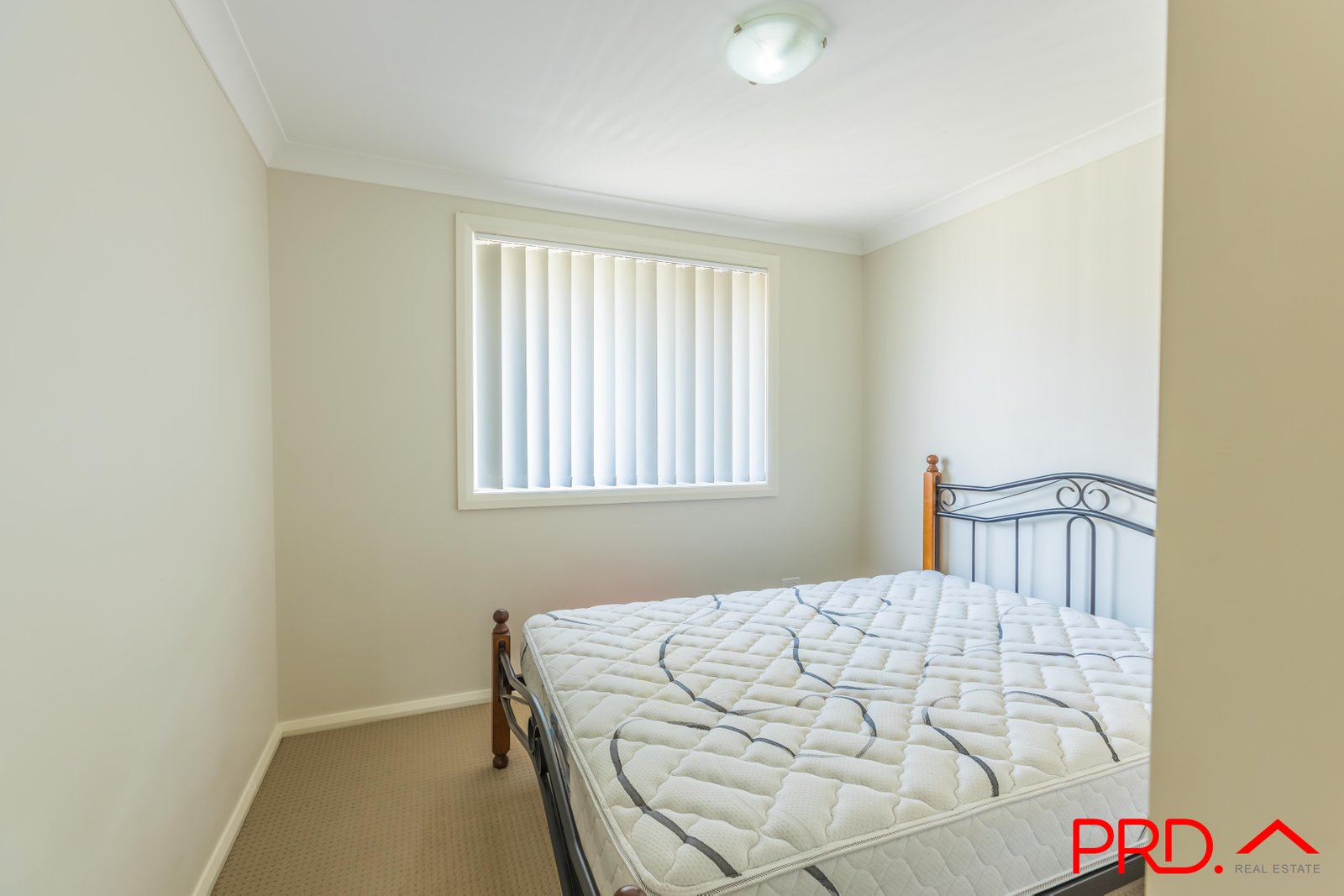 16 Tulipwood Crescent TAMWORTH 3