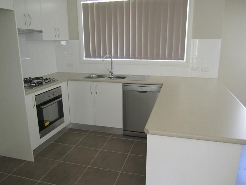 16 Tulipwood Cresent  TAMWORTH 3