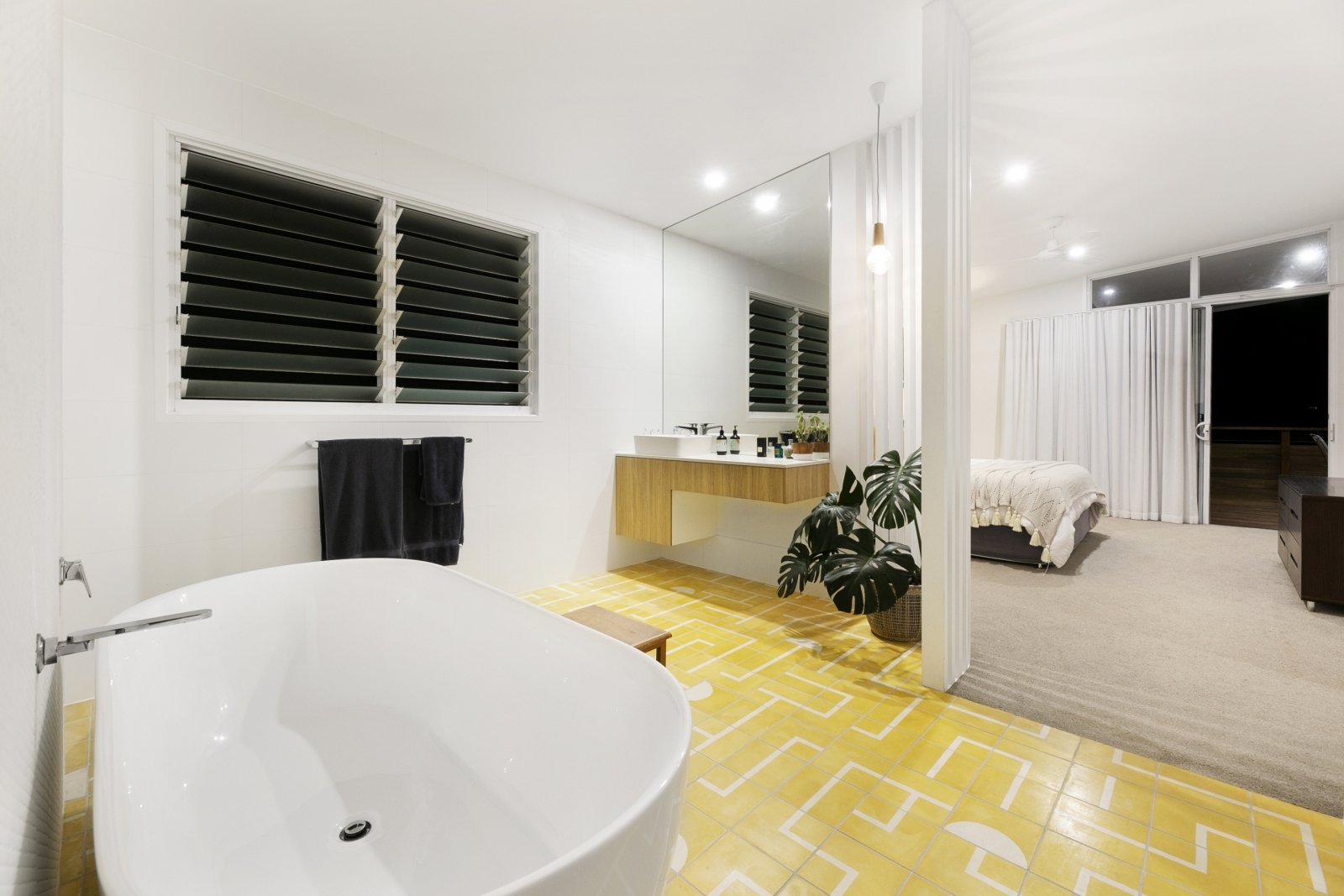 16 Twenty Fourth Avenue PALM BEACH 10