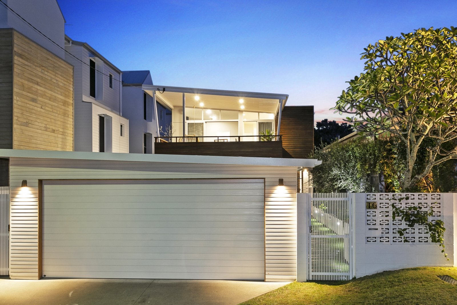 16 Twenty Fourth Avenue PALM BEACH 17