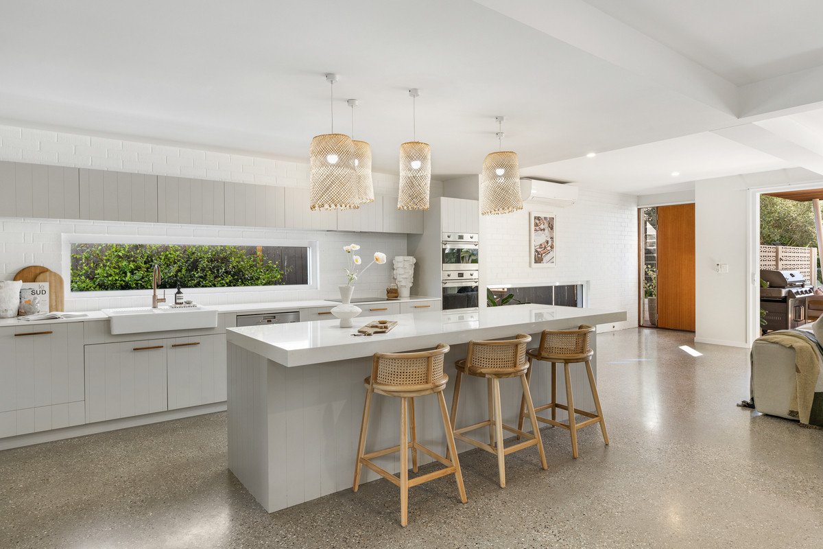 16 Twenty Fourth Avenue PALM BEACH 6