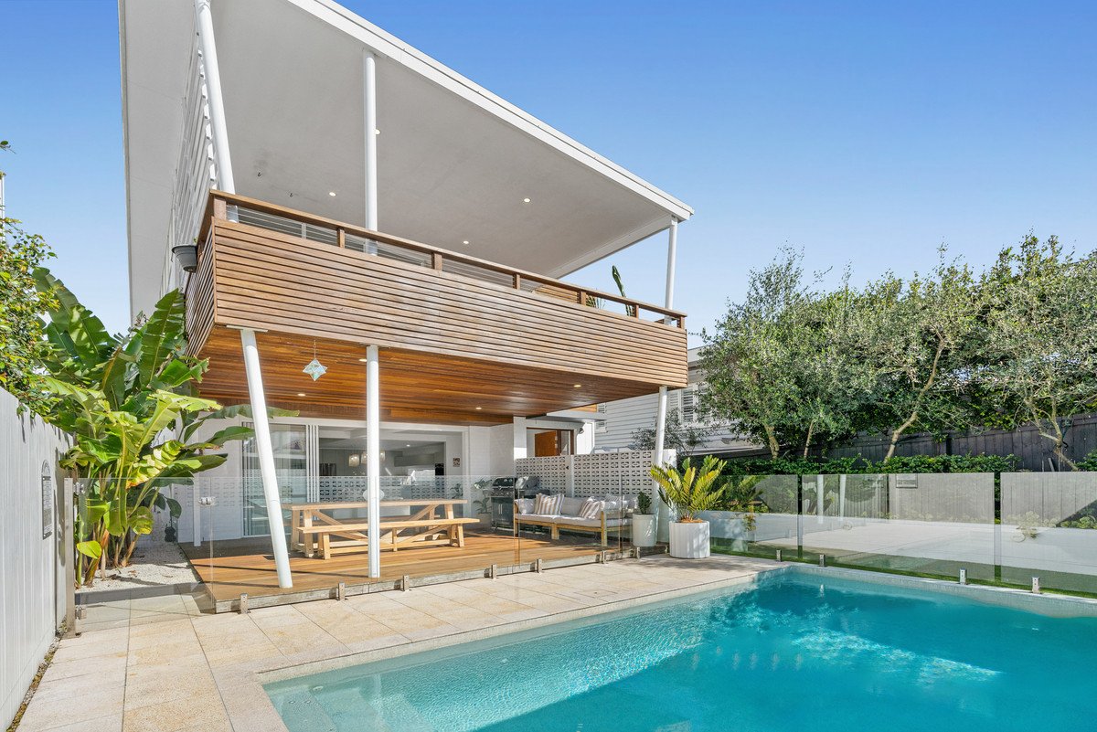 16 Twenty Fourth Avenue PALM BEACH 12