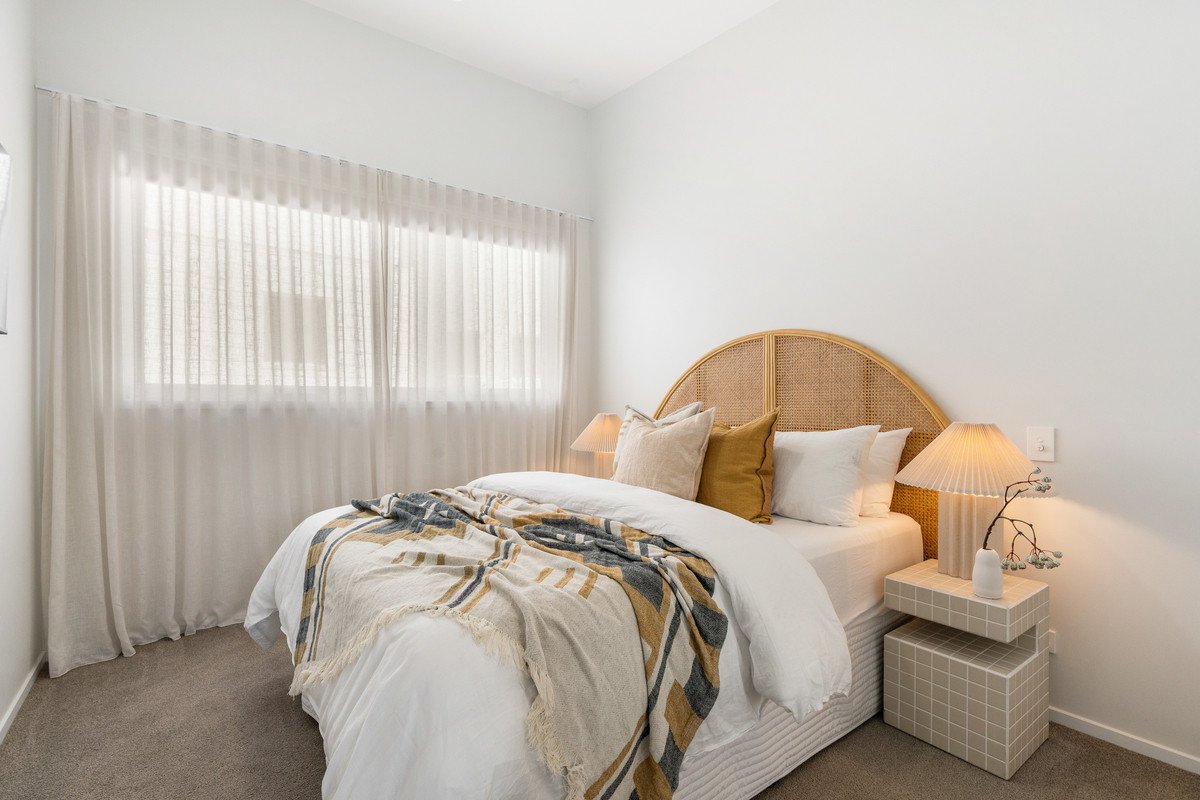 16 Twenty Fourth Avenue PALM BEACH 18