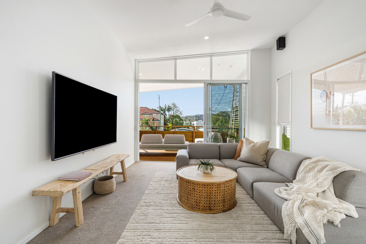 16 Twenty Fourth Avenue PALM BEACH 22