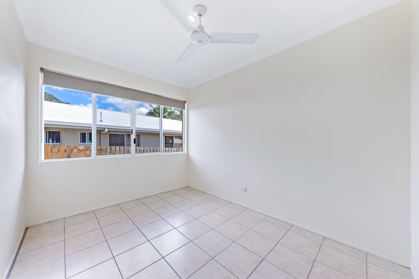 16 Valley Drive CANNONVALE 10