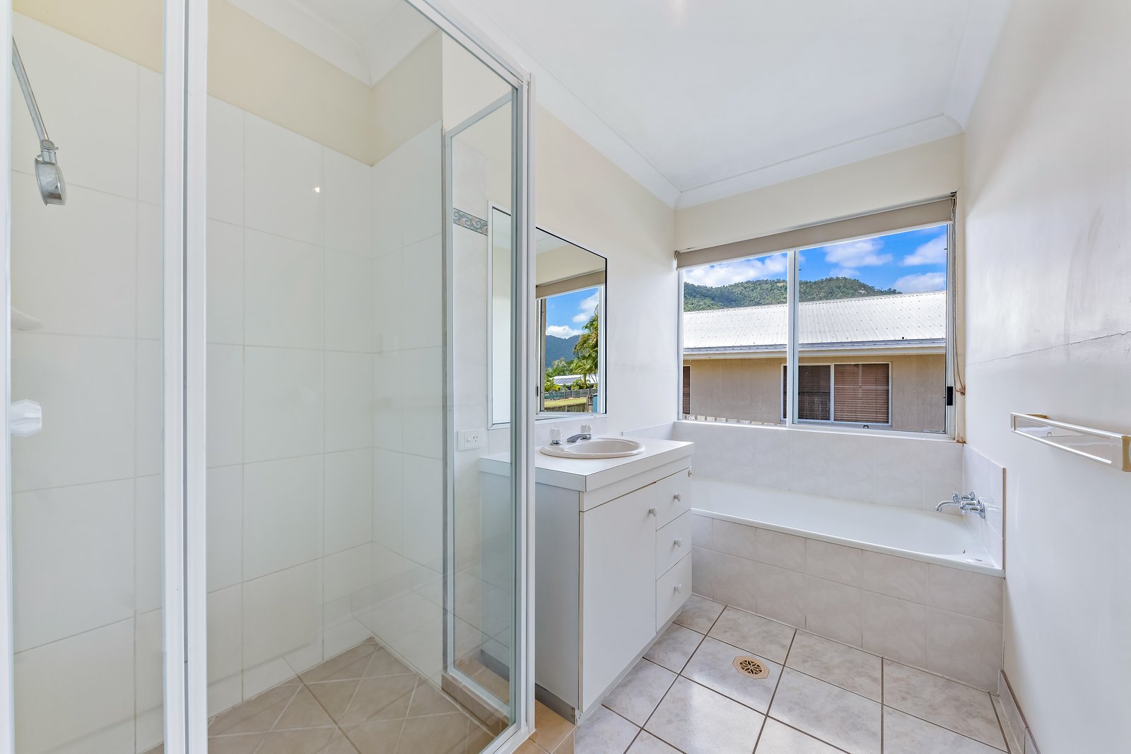 16 Valley Drive CANNONVALE 12