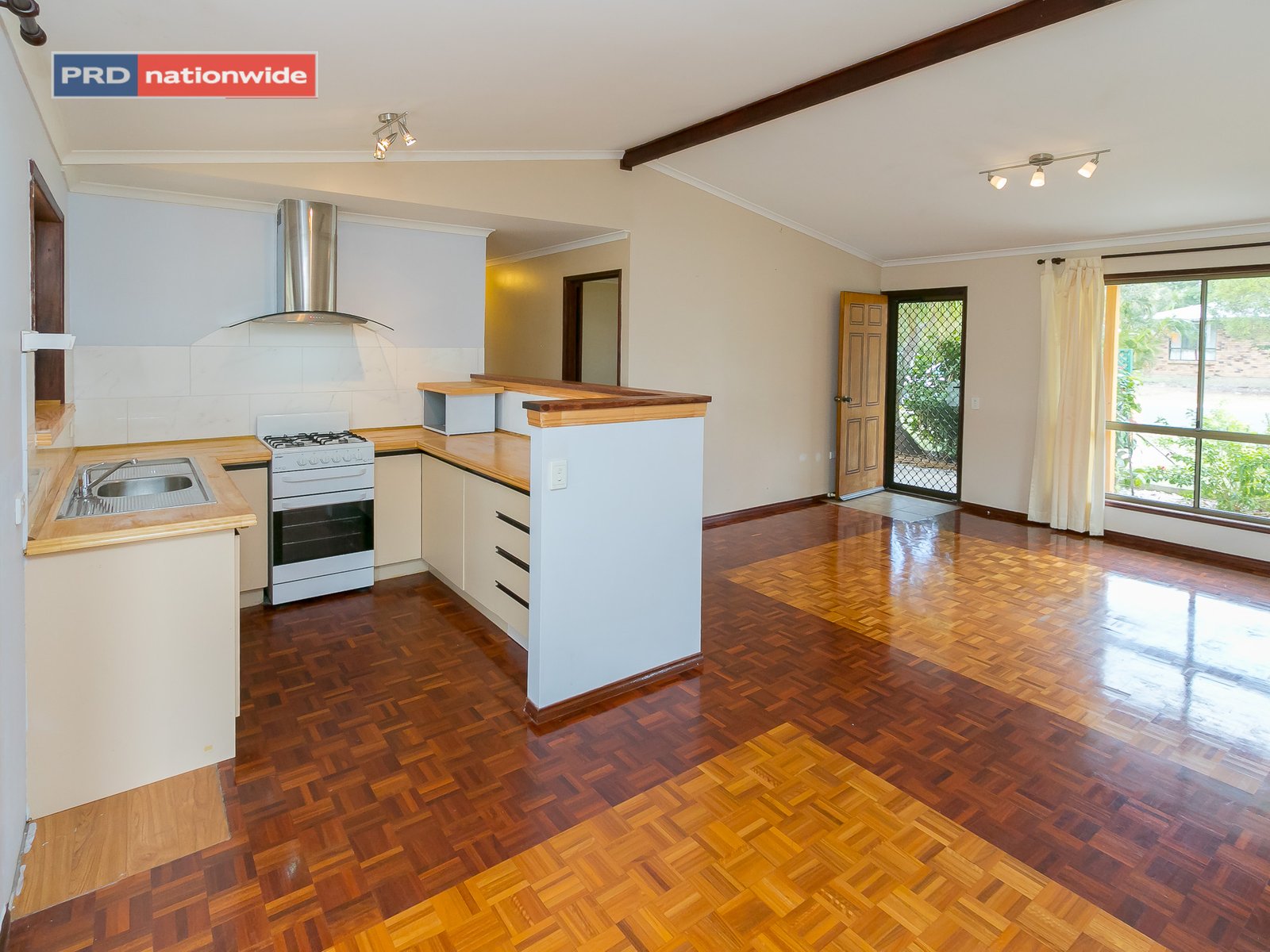 16 Vanda Street URANGAN 6