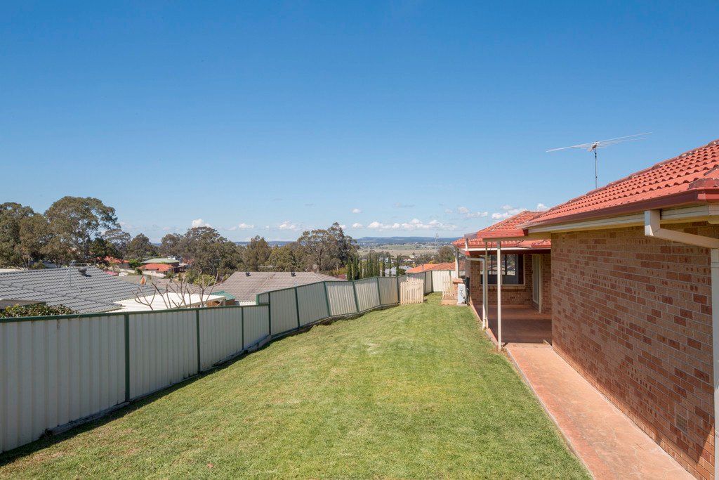 16 Ventura Close RUTHERFORD 18