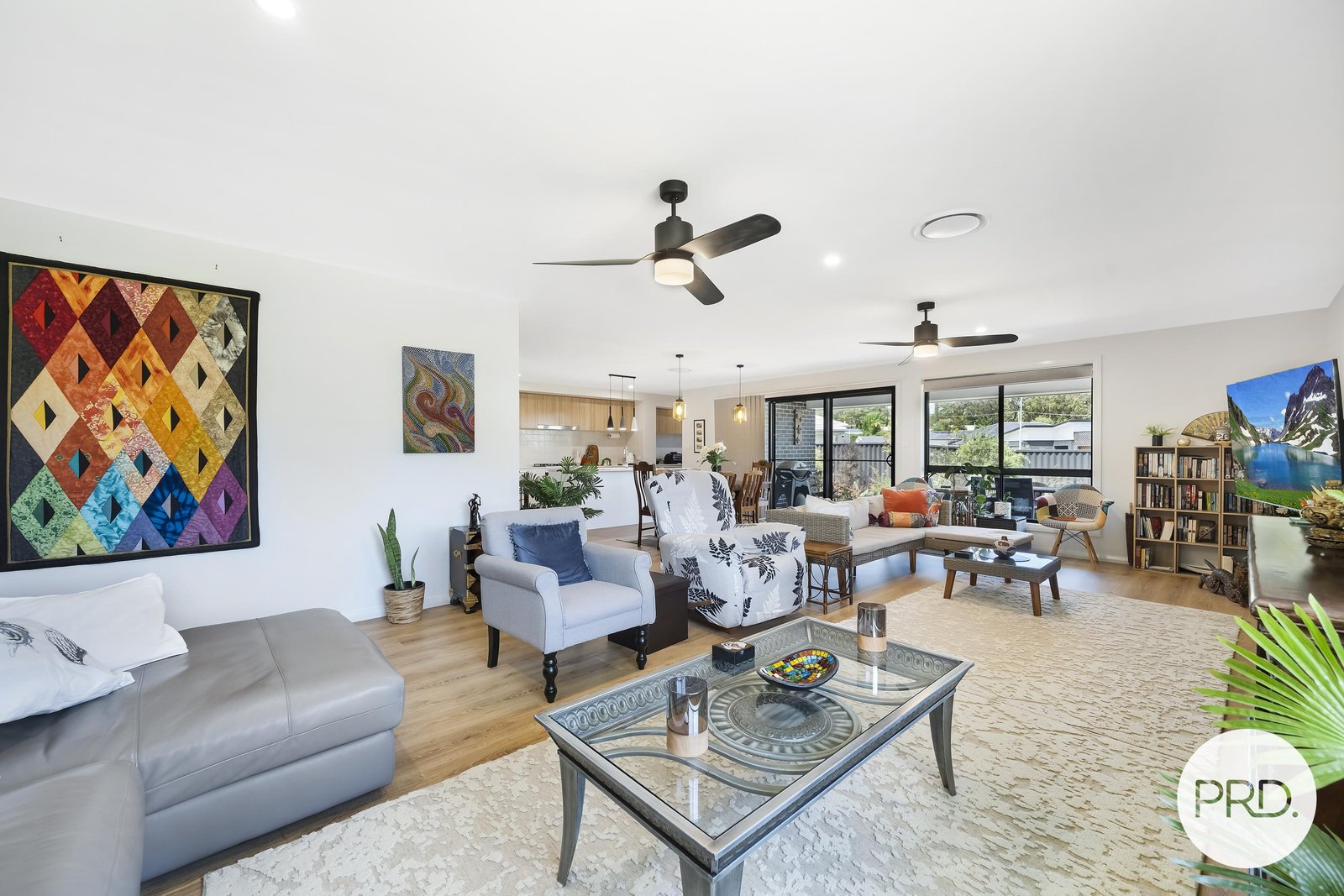 16 Vernon Circuit KEW 6