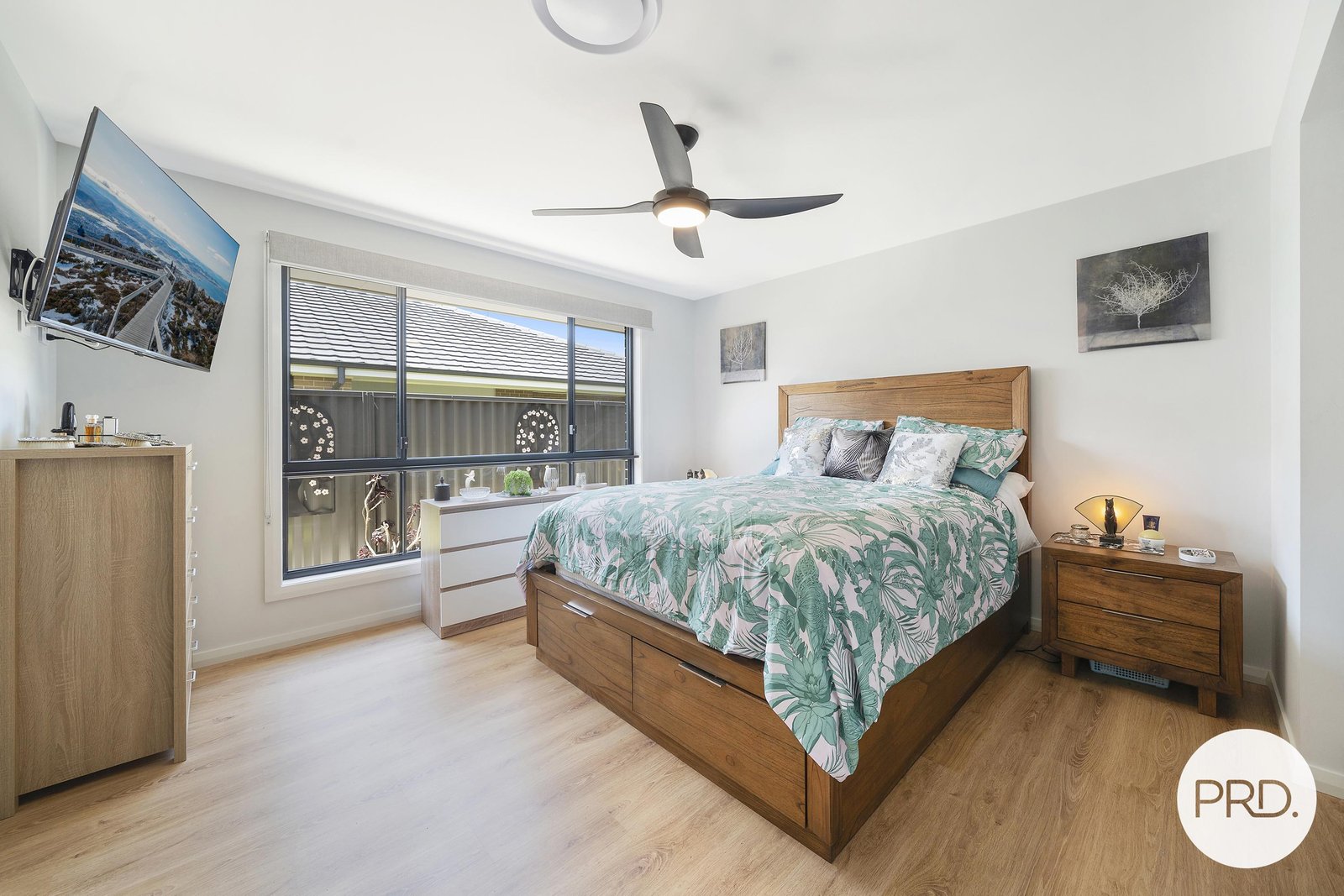 16 Vernon Circuit KEW 7