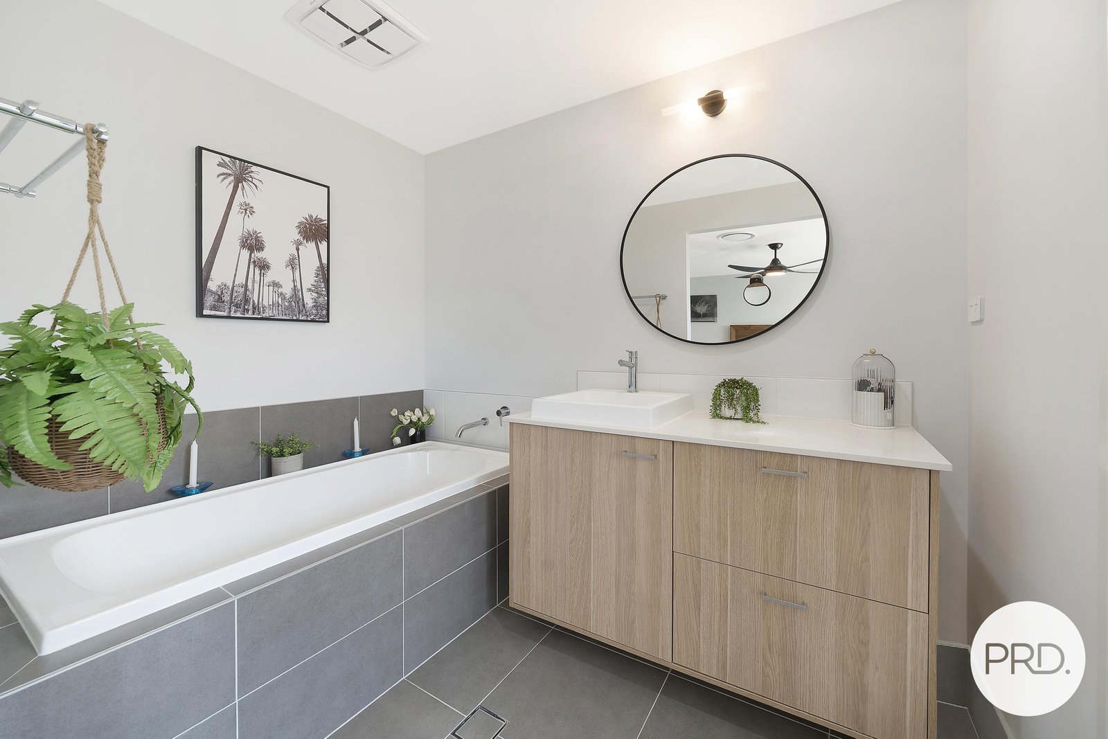 16 Vernon Circuit KEW 8