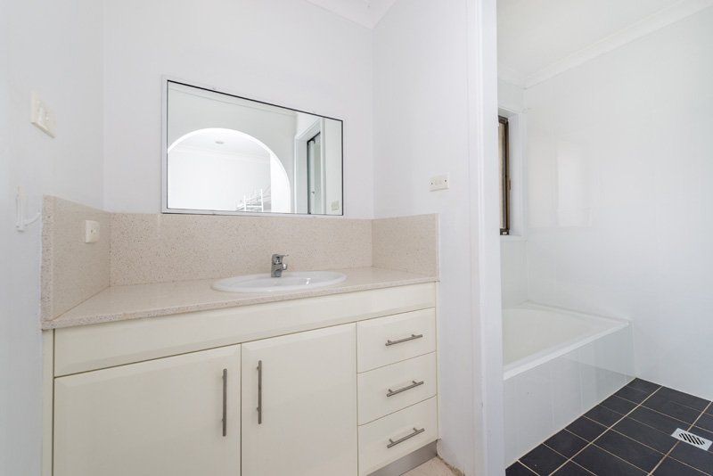 16 Verona Road SHOAL BAY 10