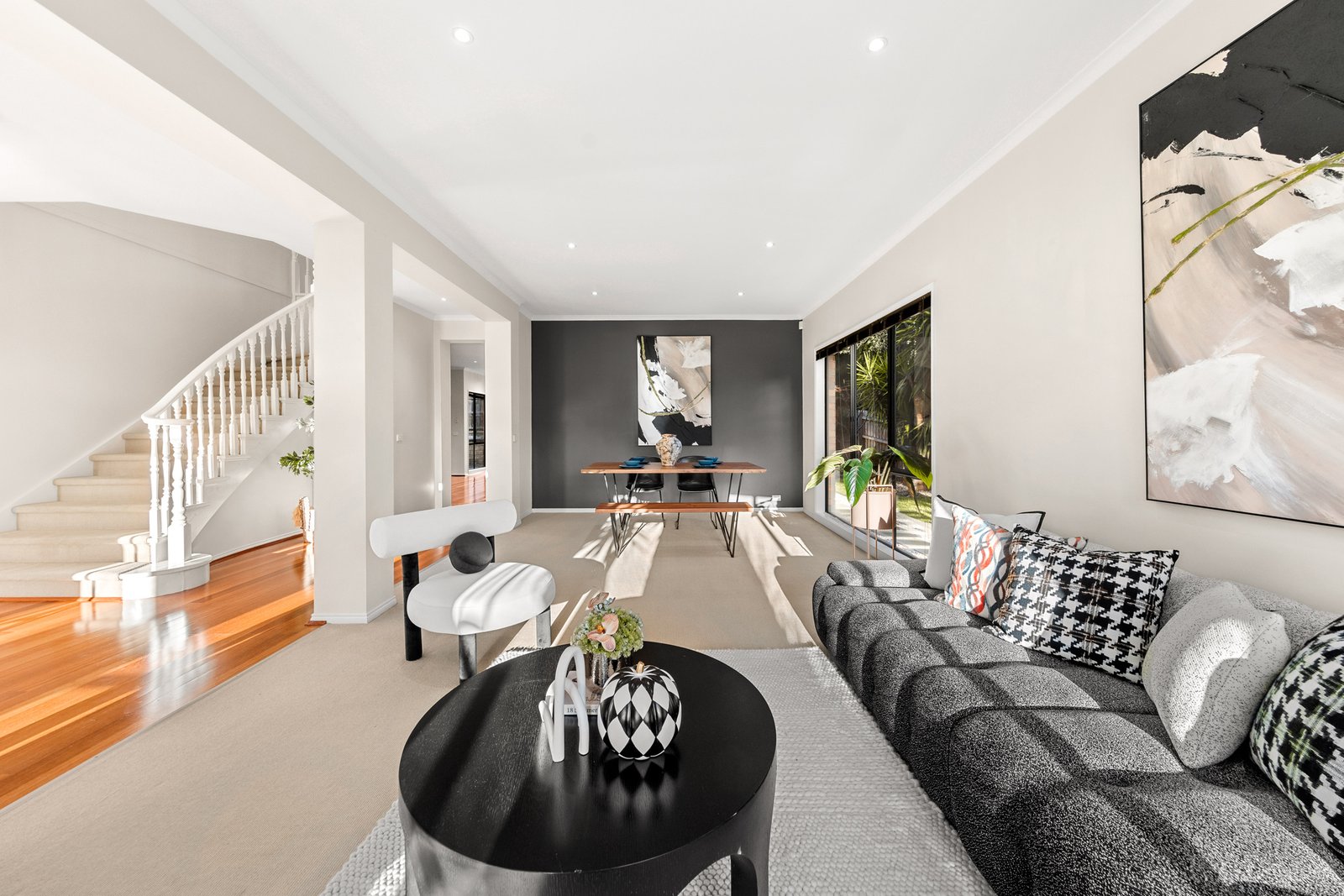 Real Estate and Property in 16 Wallingford Place, Rowville, VIC