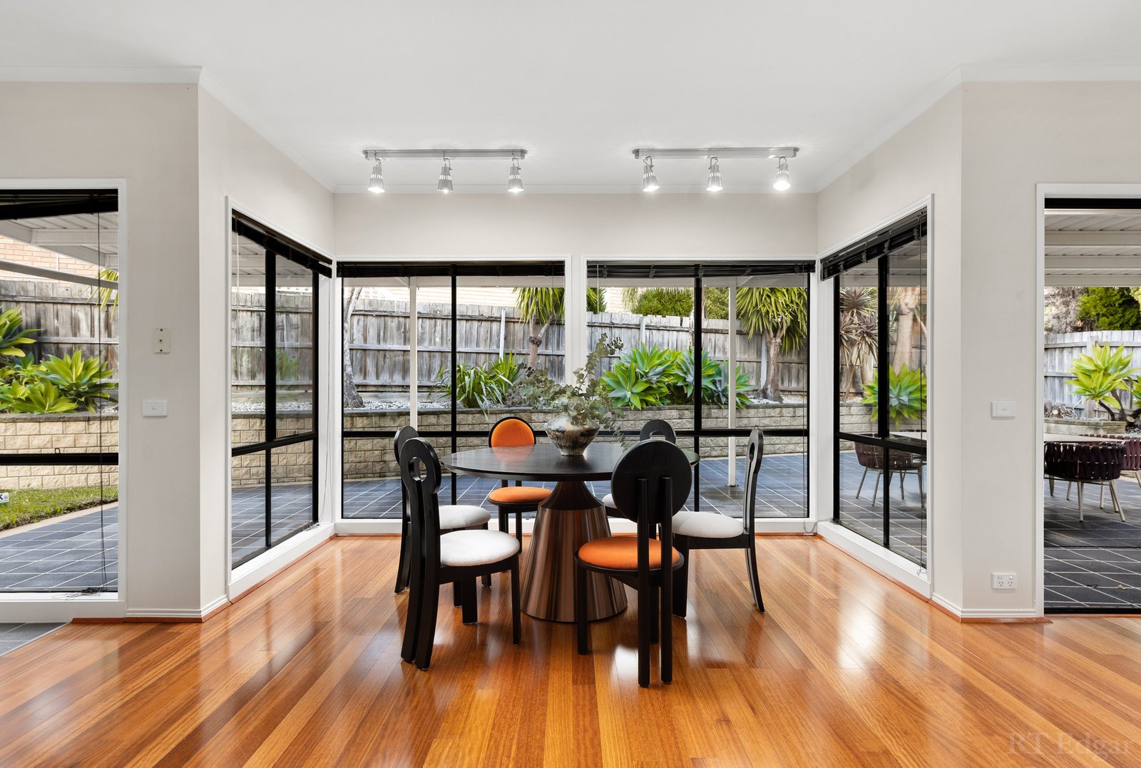 Real Estate and Property in 16 Wallingford Place, Rowville, VIC