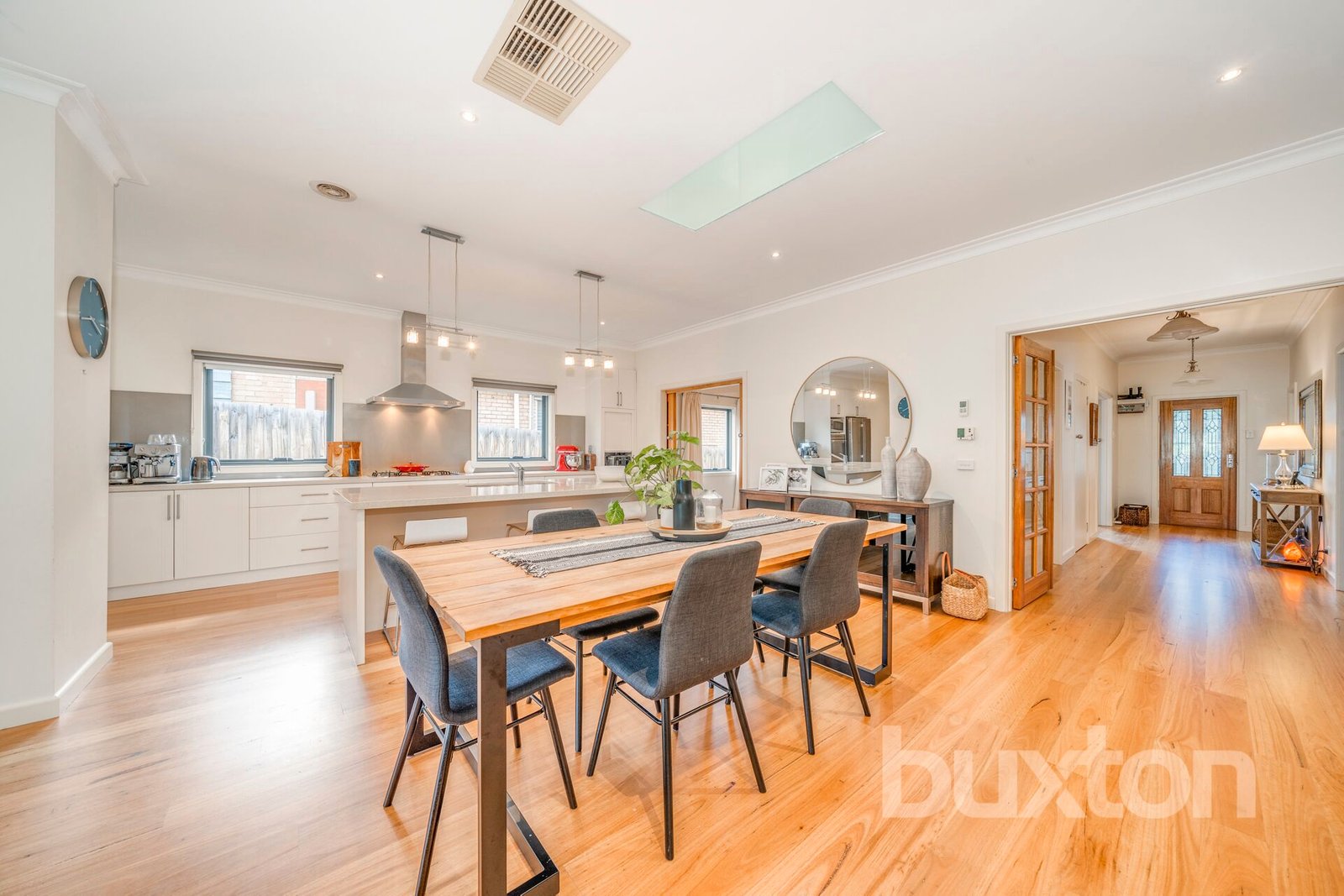 Gallery: 16 Waratah Avenue
