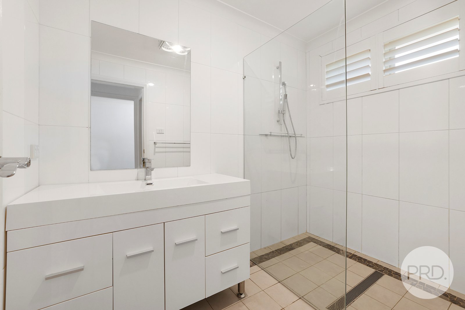 16 Waree Drive TAMWORTH 10