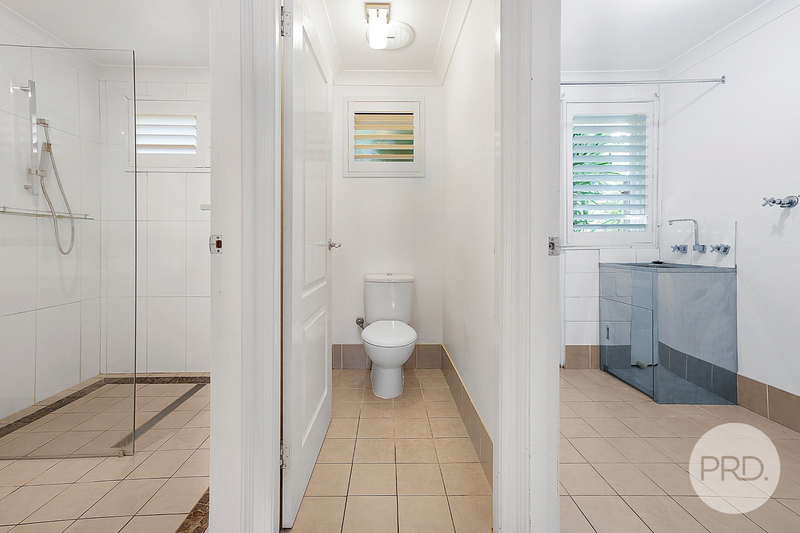 16 Waree Drive TAMWORTH 11