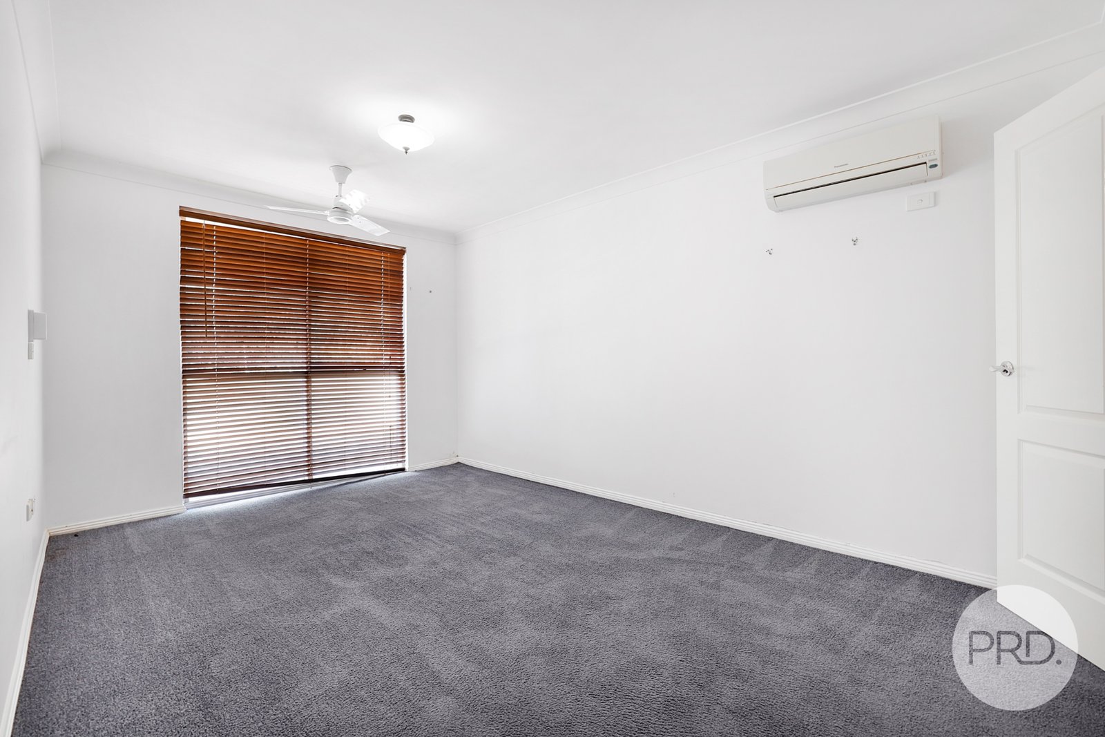 16 Waree Drive TAMWORTH 13