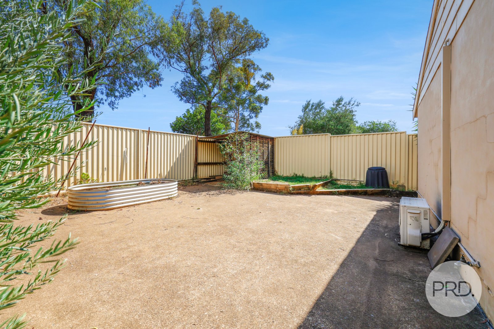 16 Waree Drive TAMWORTH 20