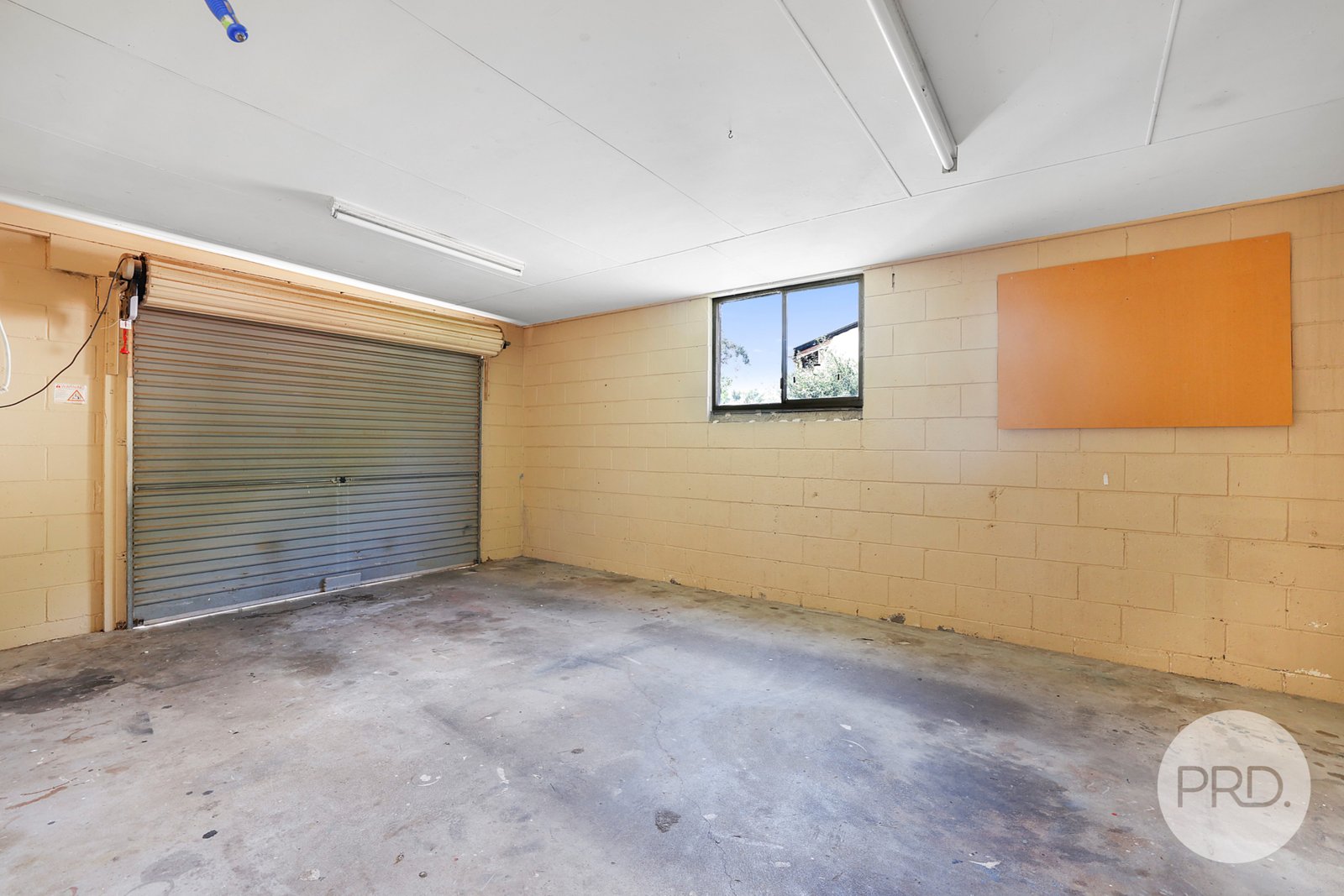 16 Waree Drive TAMWORTH 21