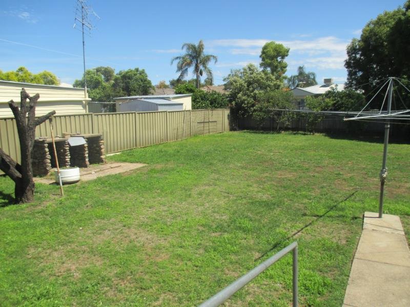 16 Warren Street TAMWORTH 5