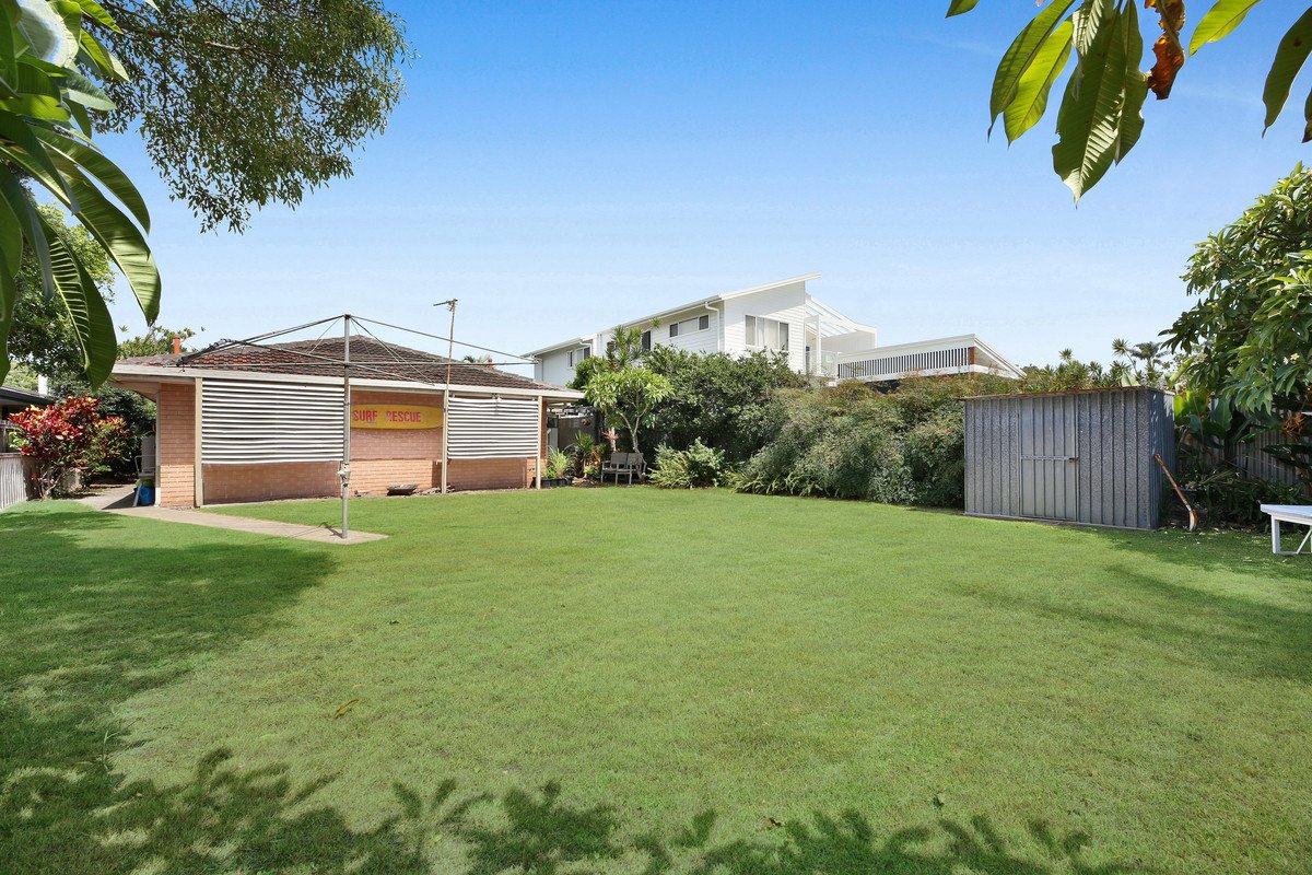 16 Warrina Crescent Burleigh Waters 3