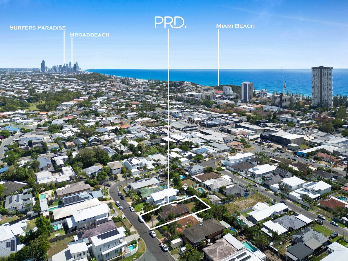 16 Warrina Crescent Burleigh Waters 5