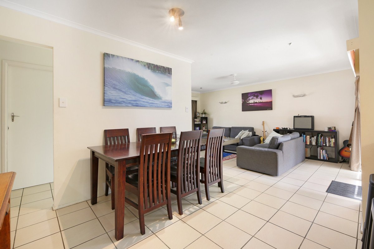 16 Warrina Crescent Burleigh Waters 10